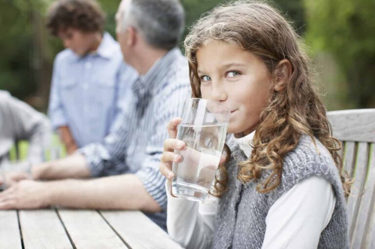 10 Proven Benefits of Drinking Water